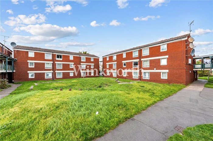 1 Bedroom Apartment For Sale In Victoria Crescent, London, N15