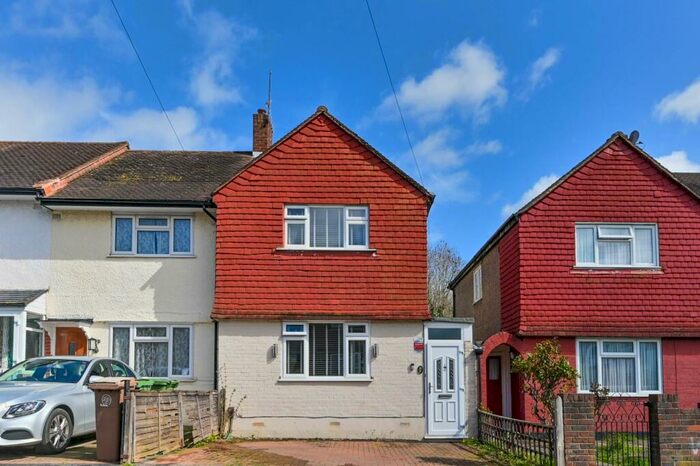 2 Bedroom End Of Terrace House To Rent In Arlington Drive, Carshalton, SM5