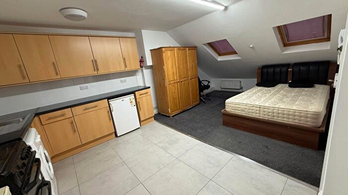 Studio To Rent In Queens Road, Walthamstow, E17