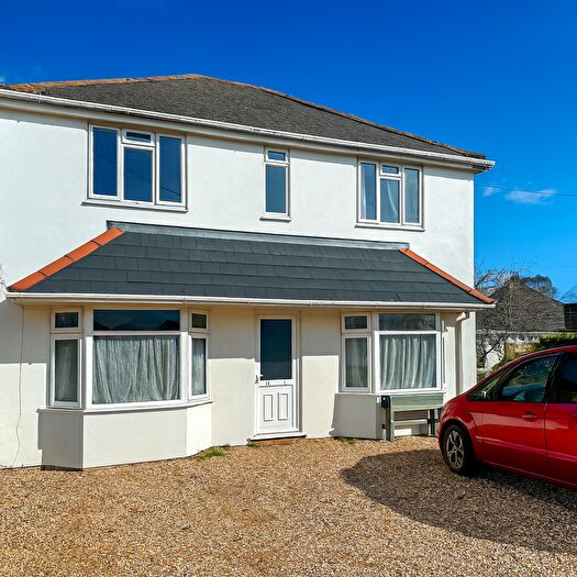 2 Bedroom Flat To Rent In Hampton Lane, SO45