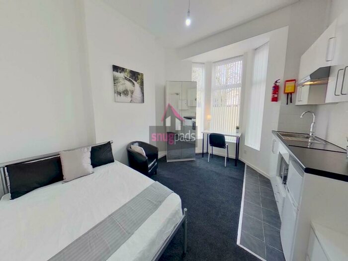 Studio To Rent In Gildabrook Road, Salford, Manchester, M30