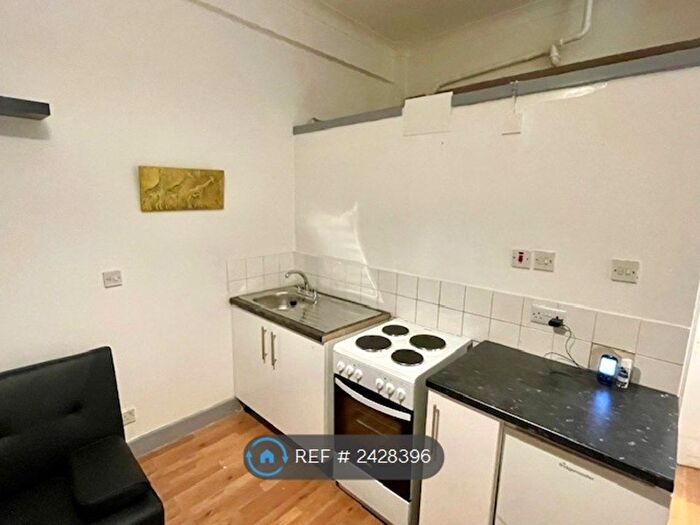 Studio To Rent In Lewis House, London, SE13