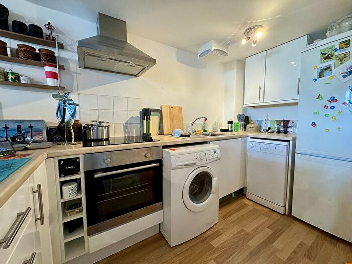 1 Bedroom Flat For Sale In Kilvey Terrace, St. Thomas, Swansea, City And County Of Swansea., SA1