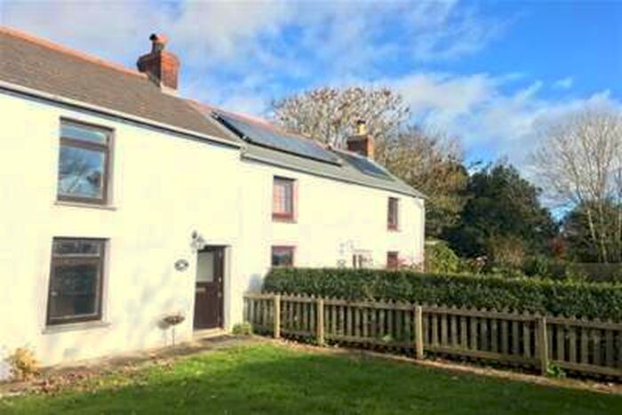 2 Bedroom House To Rent In Greenbottom, Truro, TR4