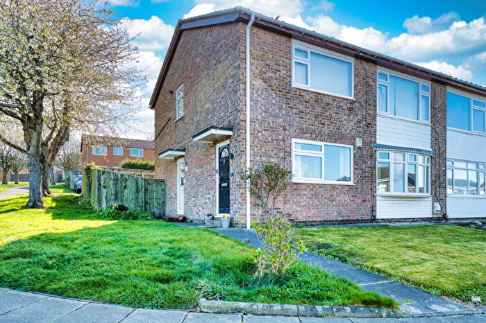 2 Bedroom Flat For Sale In Briarsyde Close, Fellside Park, Whickham, NE16