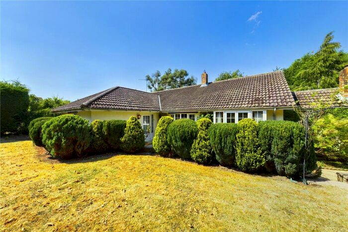 4 Bedroom Bungalow For Sale In Fieldings Place, Graveley, St. Neots, Cambridgeshire, PE19
