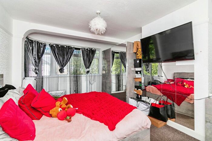3 Bedroom Terraced House For Sale In Sandringham Road, Barking, IG11