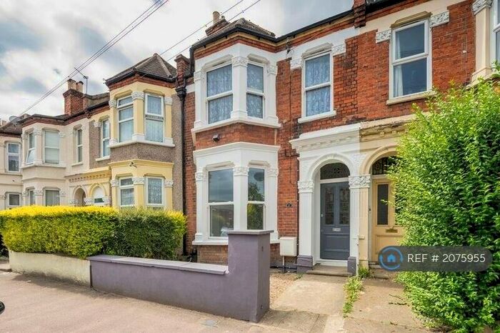 2 Bedroom Flat To Rent In St. Saviours Road, Croydon, CR0