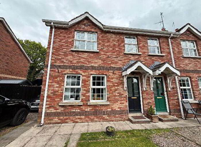 3 Bedroom Semi-Detached House For Sale In Oaktree Manor, Waringstown, BT66