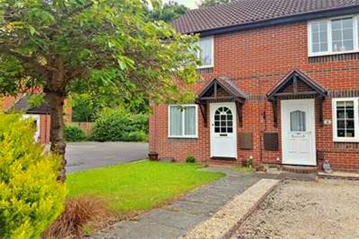 2 Bedroom Semi-Detached House To Rent In Roseleigh Drive, Ashurst Bridge, SO40