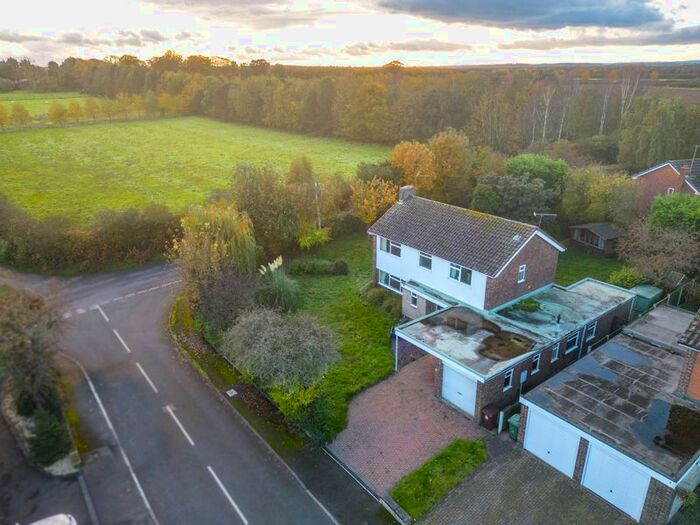 4 Bedroom Detached House For Sale In The Paddocks, Lound, Retford, DN22