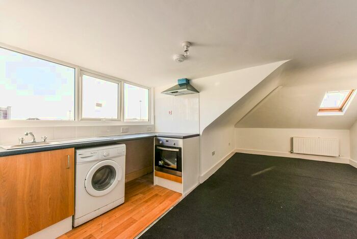 1 Bedroom Flat To Rent In Tokyngton Avenue, Wembley, HA9