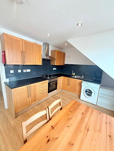 2 Bedroom Flat To Rent In Northfield Road, London, N16