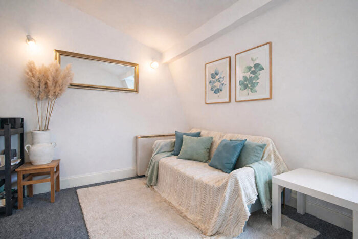 1 Bedroom Property To Rent In Protheroes House, BS1