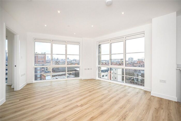 2 Bedroom Flat For Sale In Witan Street, London, E2
