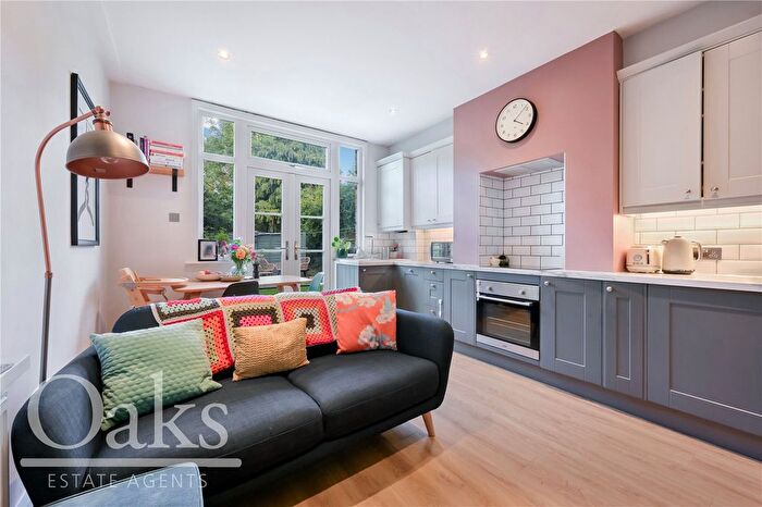 2 Bedroom Flat To Rent In Estreham Road, Streatham, SW16