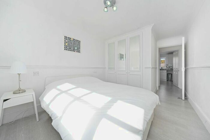 2 Bedroom Flat To Rent In Amhurst Walk, London, SE28