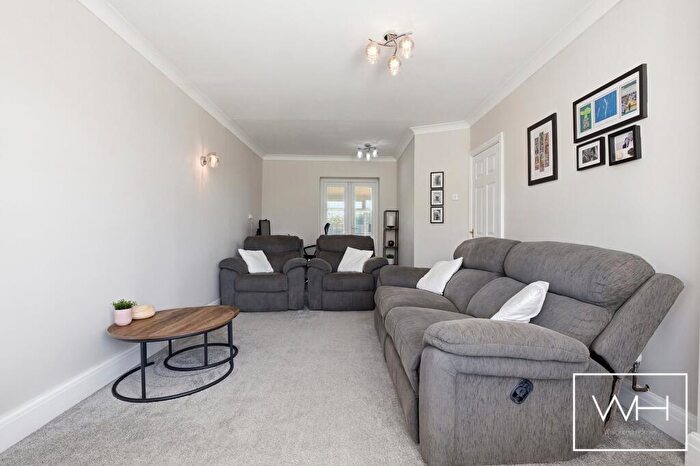 4 Bedroom Semi-Detached House For Sale In Wordsworth Drive, Sprotbrough, Doncaster, DN5