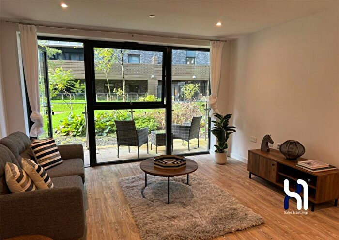 2 Bedroom Flat To Rent In Potato Wharf, Manchester, Manchester, M3