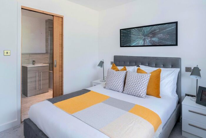 2 Bedroom Flat To Rent In Hopewood Park, Dorking RH5