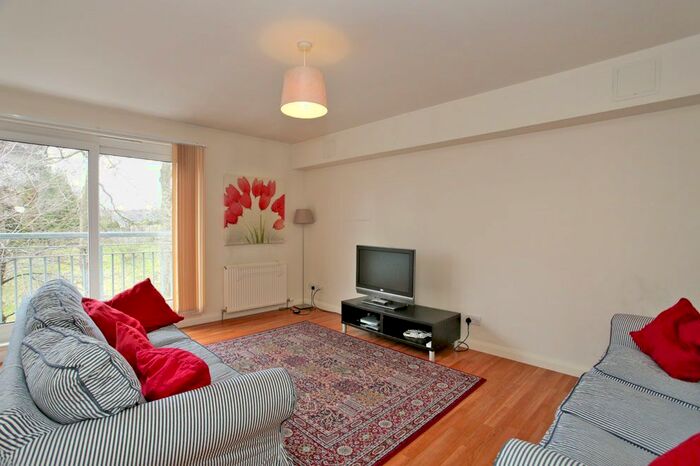 2 Bedroom Flat To Rent In Rubislaw Square, Aberdeen, AB15