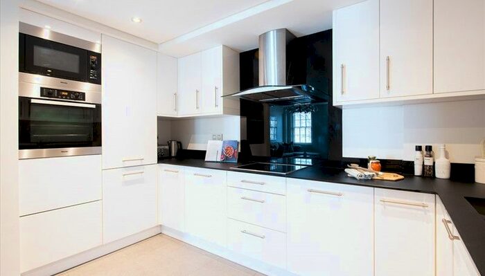 2 Bedroom Flat To Rent In Fulham Road, Chelsea, SW3