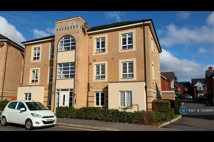 2 Bedroom Flat To Rent In Meredew Place, Slough, SL3