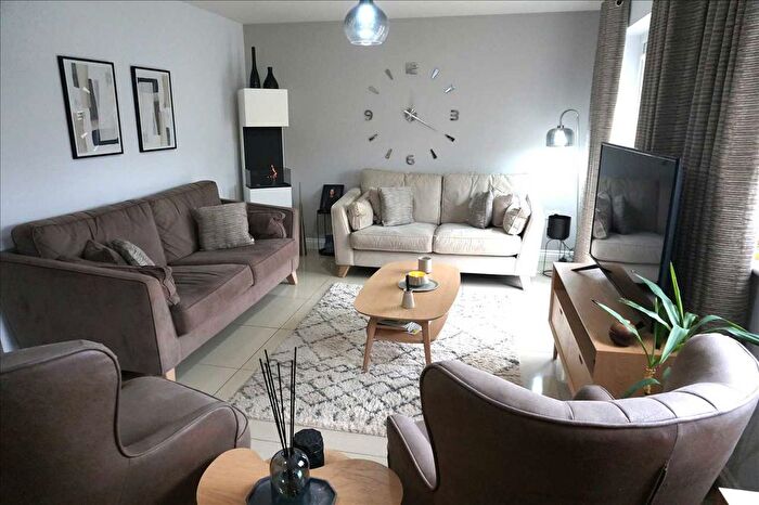 4 Bedroom Detached House For Sale In Clos Y Gat, Gorslas, Llanelli, SA14