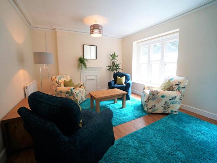 4 Bedroom Apartment To Rent In High Street, Bangor, LL57