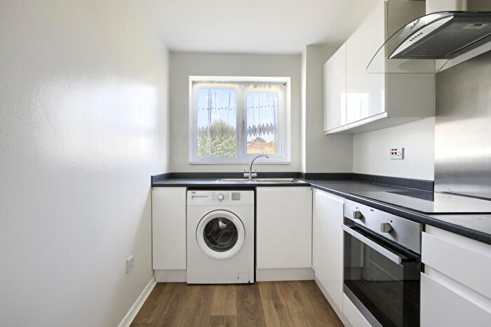 1 Bedroom Flat To Rent In Swell Court, Gandhi Close, Walthamstow, Waltham Forest, E17