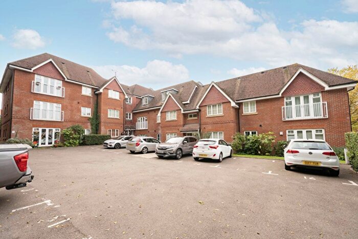 2 Bedroom Flat To Rent In Hurst Court, Horsham, RH12