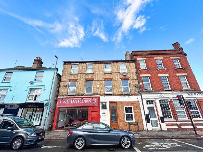 1 Bedroom Flat To Rent In Horley, Surrey, RH6