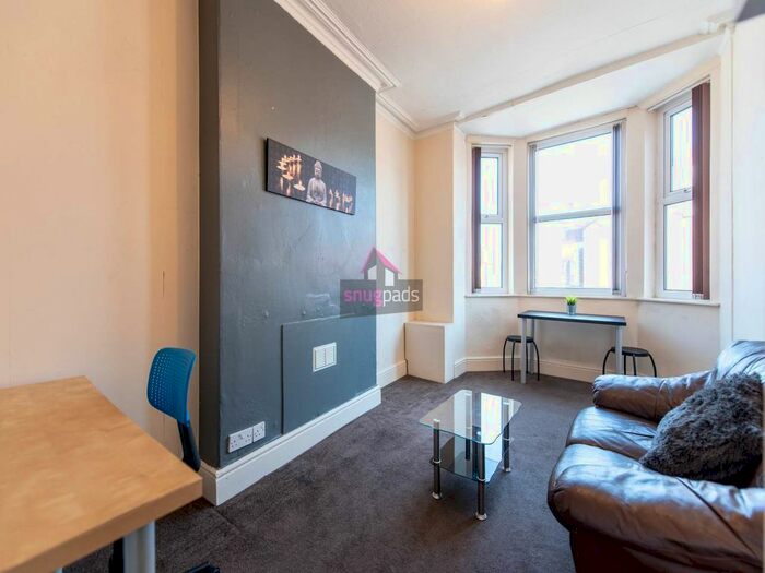 1 Bedroom Flat To Rent In Barrfield Road, Salford, Manchester, M6