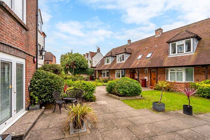 1 Bedroom Retirement Property For Sale In Henty Gardens, Chichester, PO19