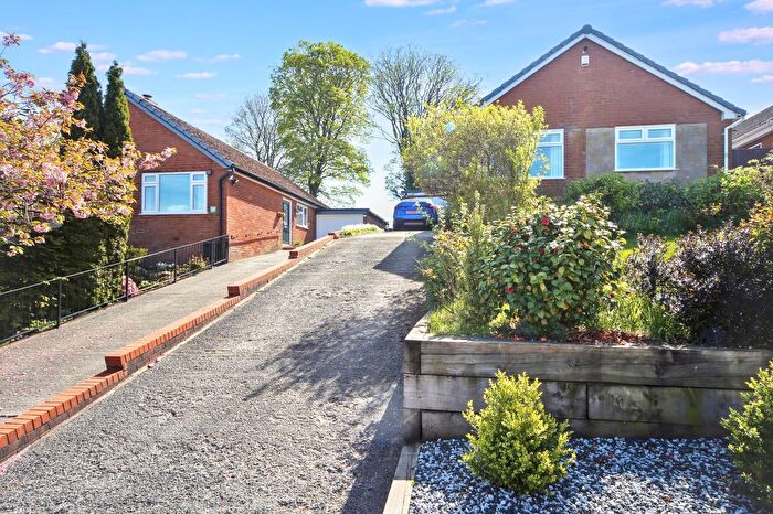 3 Bedroom Detached Bungalow For Sale In Pine View, Winstanley, WN3