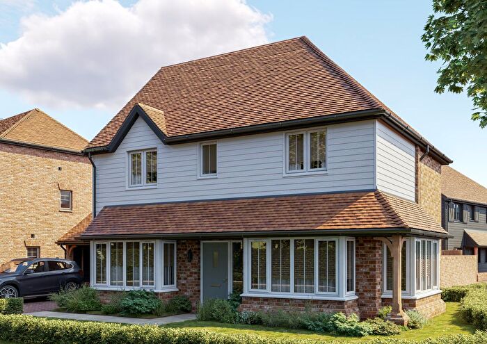 4 Bedroom Detached House For Sale In Goddard's Green Road, Cranbrook, TN17