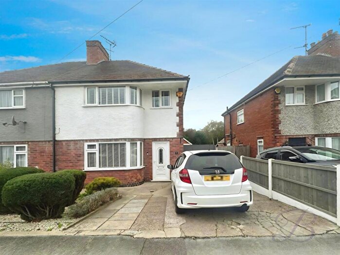 3 Bedroom Semi-Detached House For Sale In Quarrydale Road, Sutton-In-Ashfield, NG17