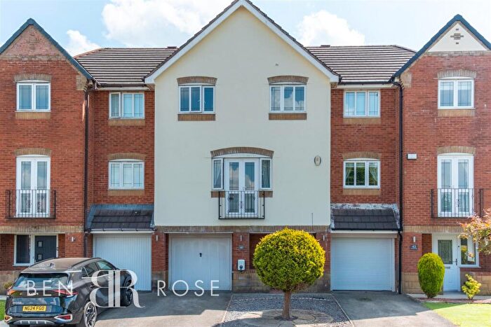 4 Bedroom Town House To Rent In The Willows, Chorley, PR7