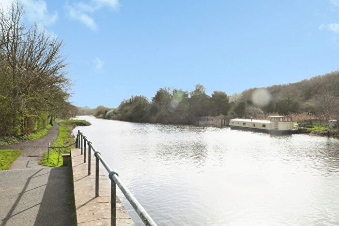 2 Bedroom Flat For Sale In Wrenbury Drive, Northwich, CW9