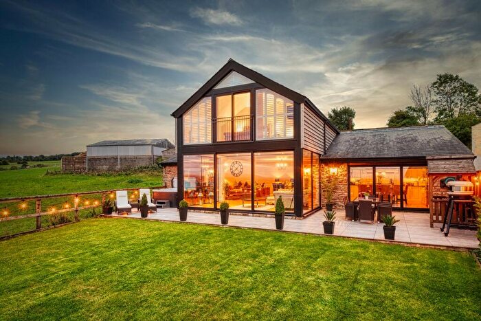 4 Bedroom Detached House For Sale In Birches Barn, Werneth Low, Gee Cross, SK14