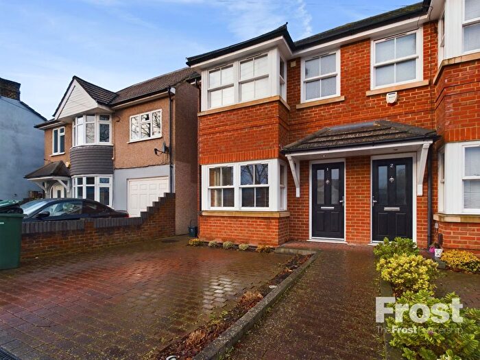 3 Bedroom End Of Terrace House To Rent In Warwick Road, Ashford, Surrey, TW15