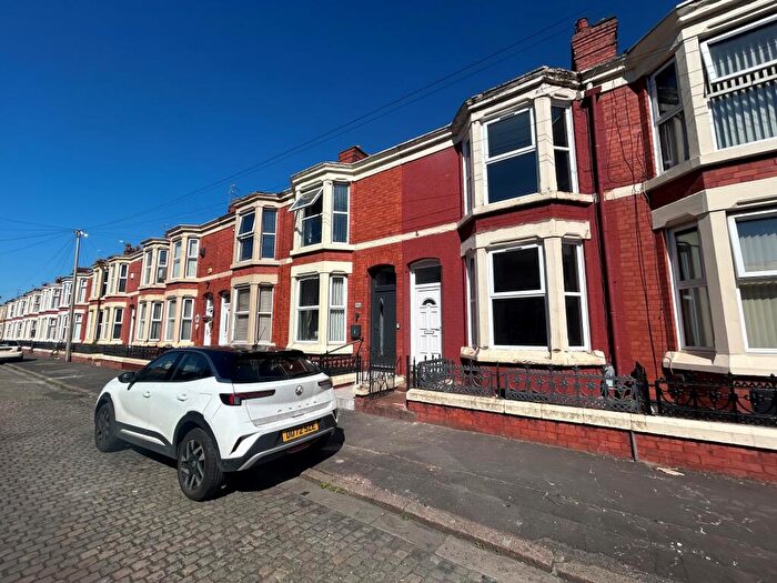 2 Bedroom House To Rent In Adelaide Road, L7