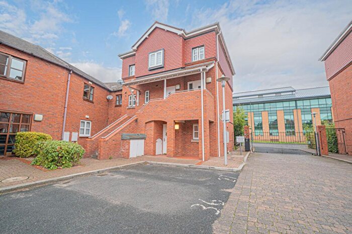 1 Bedroom Apartment For Sale In Old Hall Gardens, Shirley, B90