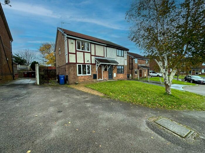 3 Bedroom Semi-detached House For Sale In Martindale Close, Blackburn. Lancs., BB1