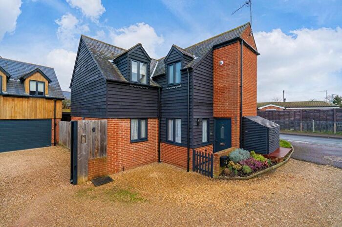 3 Bedroom Detached House For Sale In Park Lane, Henlow, SG16