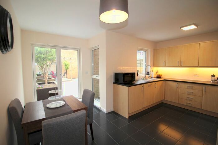 3 Bedroom Town House To Rent In Broomhill Way, Hamworthy, Poole, BH15