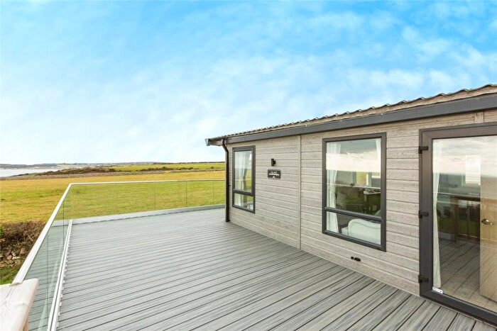 2 Bedroom Mobile Home For Sale In Green Meadow Caravan Park, Oxwich Green, Oxwich, SA3