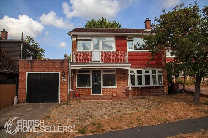 3 Bedroom Detached House For Sale In Copse Avenue, Farnham, Surrey, GU9