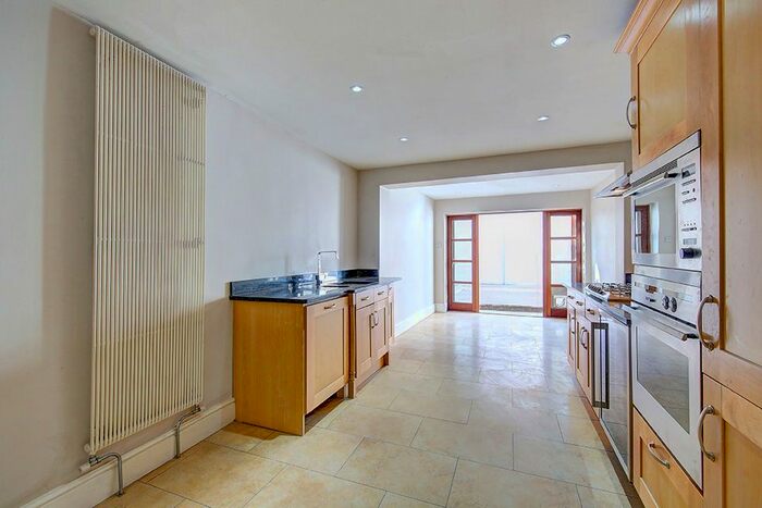 4 Bedroom Semi-Detached House To Rent In Grimston Street, London, SW6