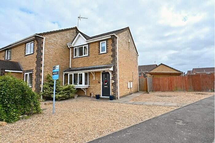 3 Bedroom End Of Terrace House For Sale In Lapwing Drive, Whittlesey, Cambridgeshire, PE7